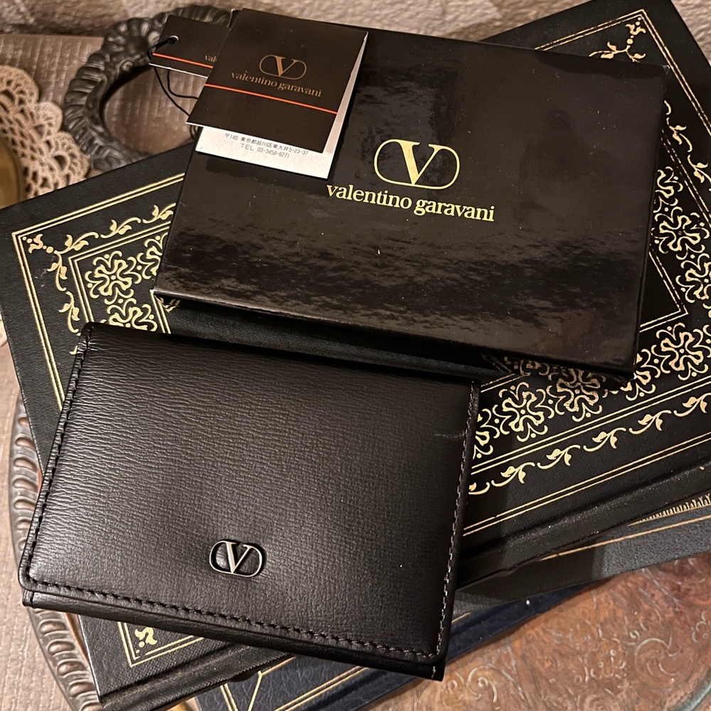 AUTH Valentino Garavani Black Leather Card Holder